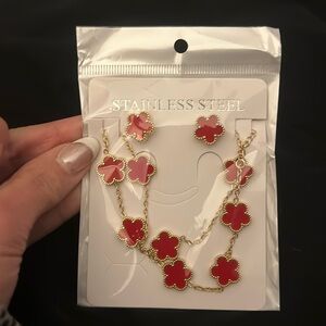 Three Piece Set Clover in Red